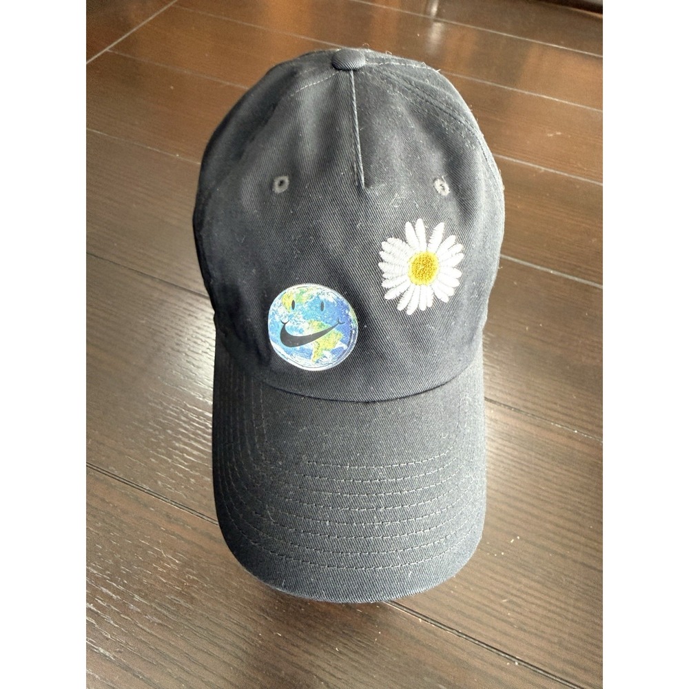 Nike Heritage86 Hat Smile Bright Like The Sun Have Yourself a Nike Day Black Cap